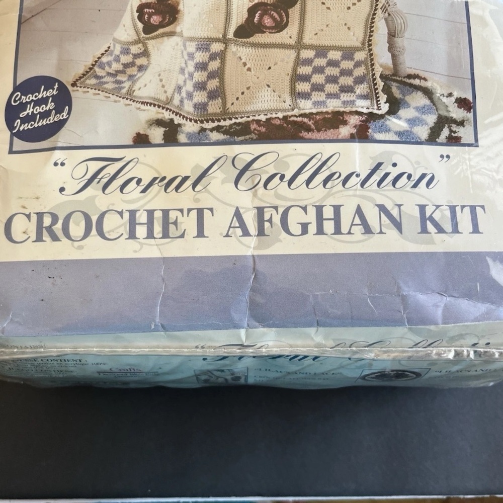 Bernat Kits & Crafts Crochet Afghan Kit Cabbage Roses #423605 42” x 60” New - Picture 11 of 16